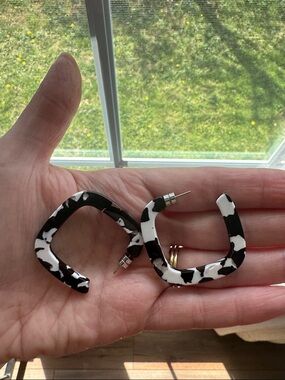 NWT - Machete acetate square midi Black and White hoop earrings in Noir